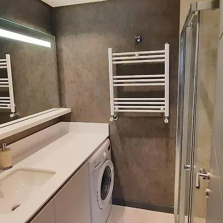 New Modern 2br 2ba * イスタンブール